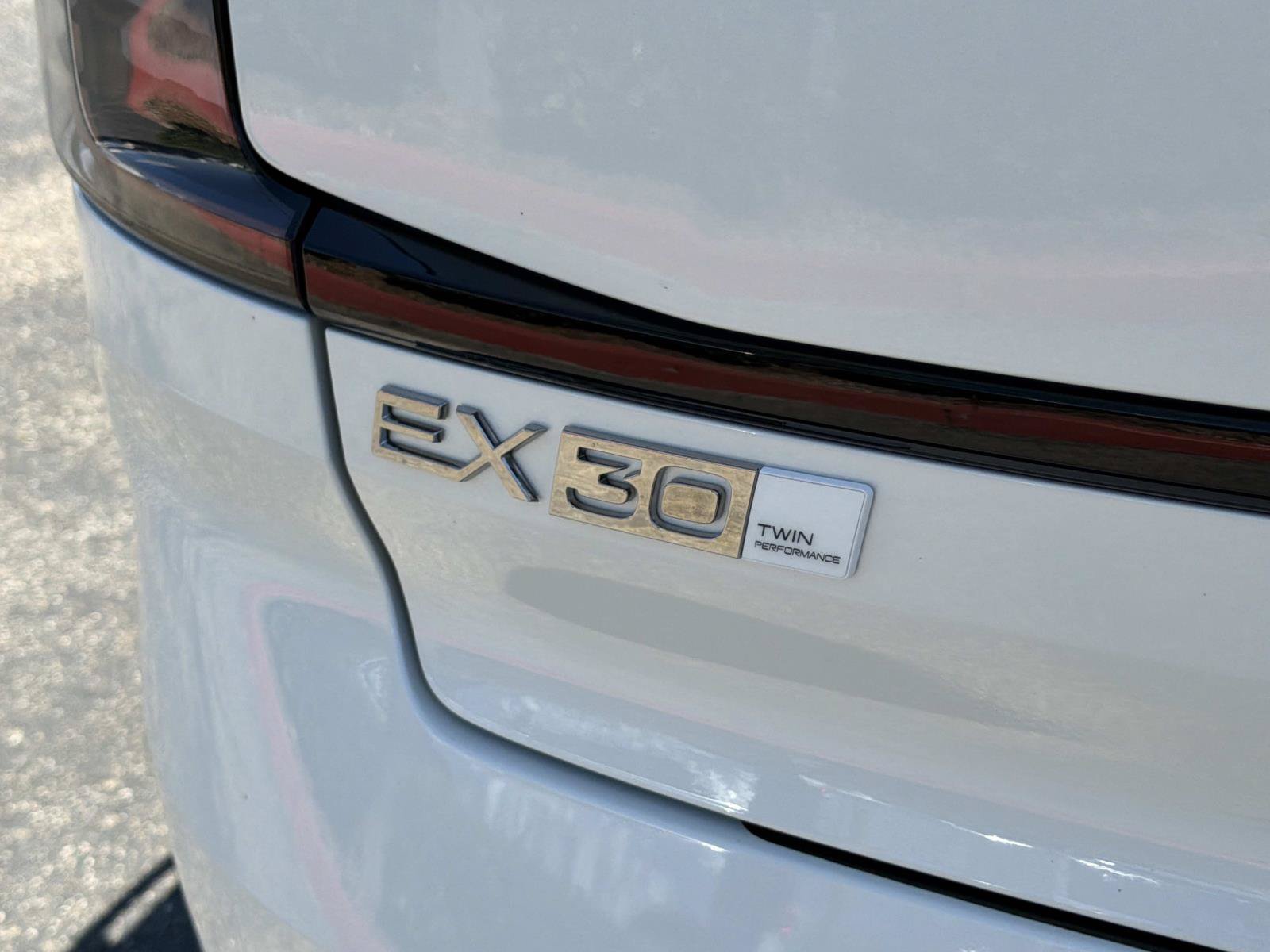 Certified 2026 Volvo EX30 Ultra w/ Climate Package AWD/4WD image 27
