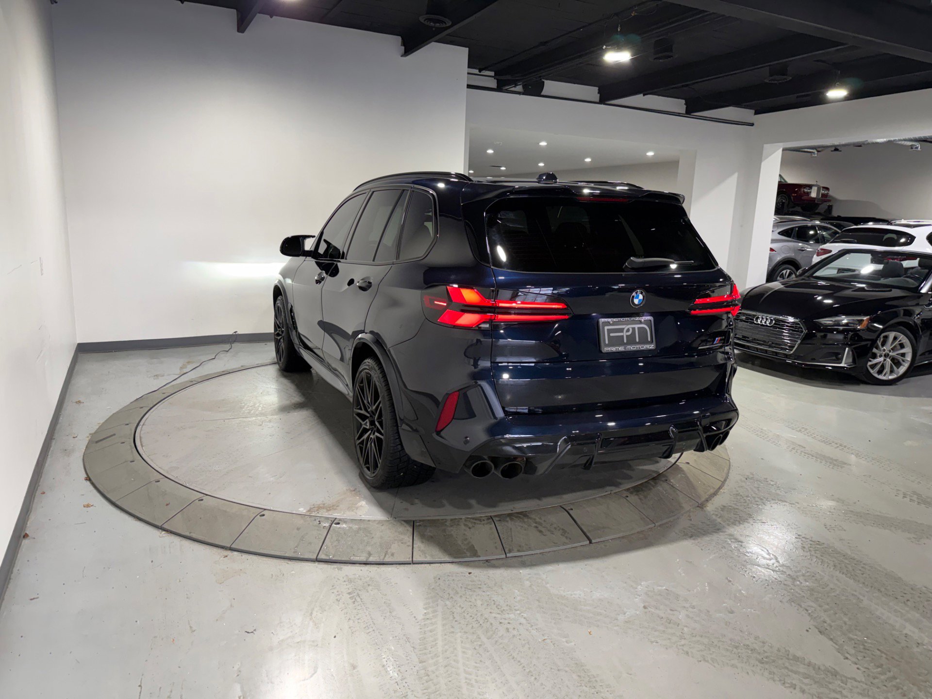Used 2025 BMW X5 M Competition w/ Executive Package image 15