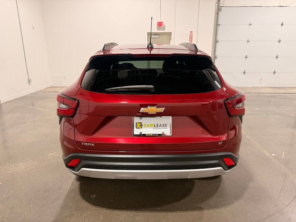 Used 2025 Chevrolet Trax LT FWD image 6