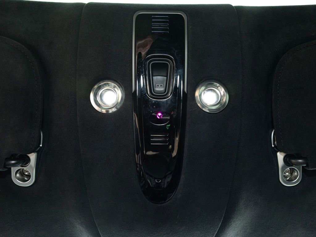 Used 2021 Aston Martin DBX image 37