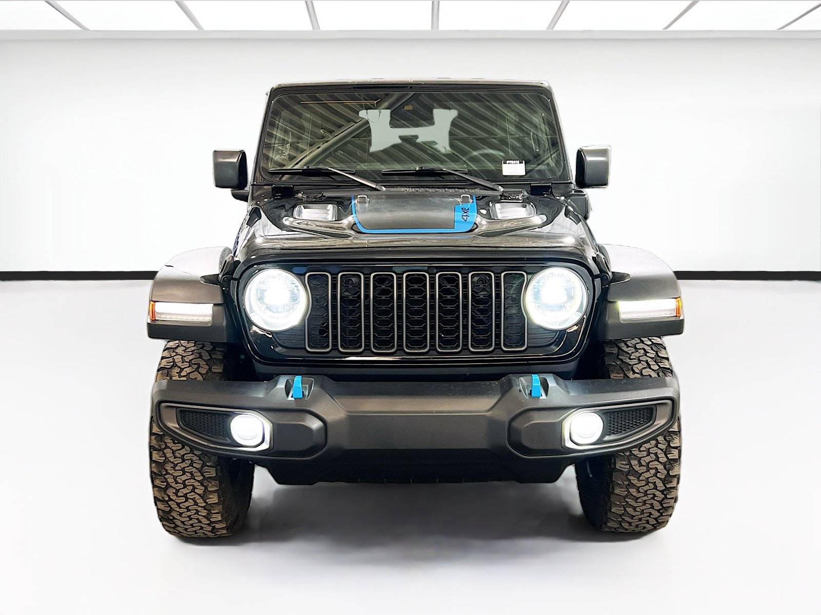 Used 2024 Jeep Wrangler Unlimited Rubicon 4xe w/ Safety Group AWD/4WD image 2