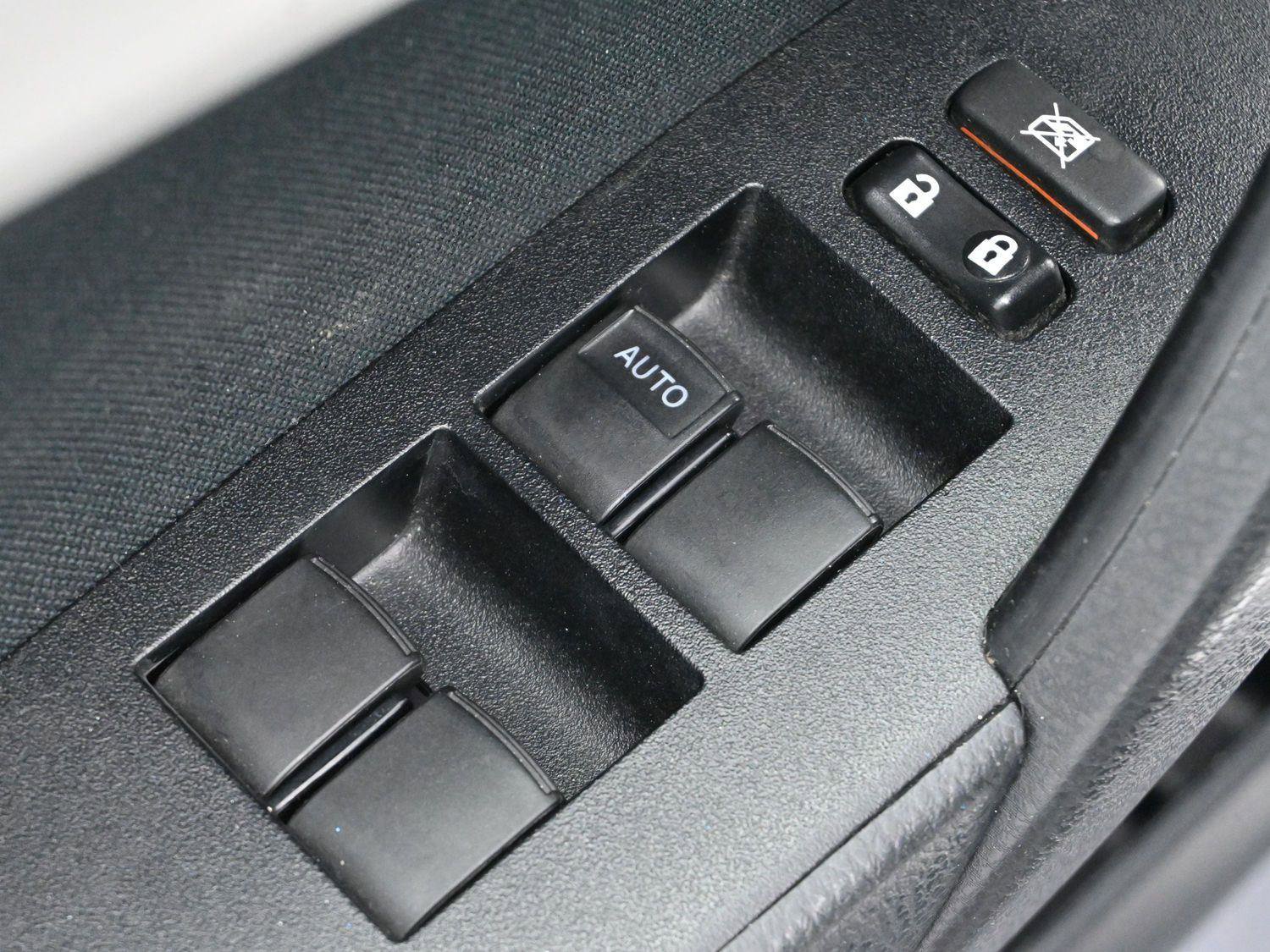 Used 2016 Toyota Corolla LE image 11