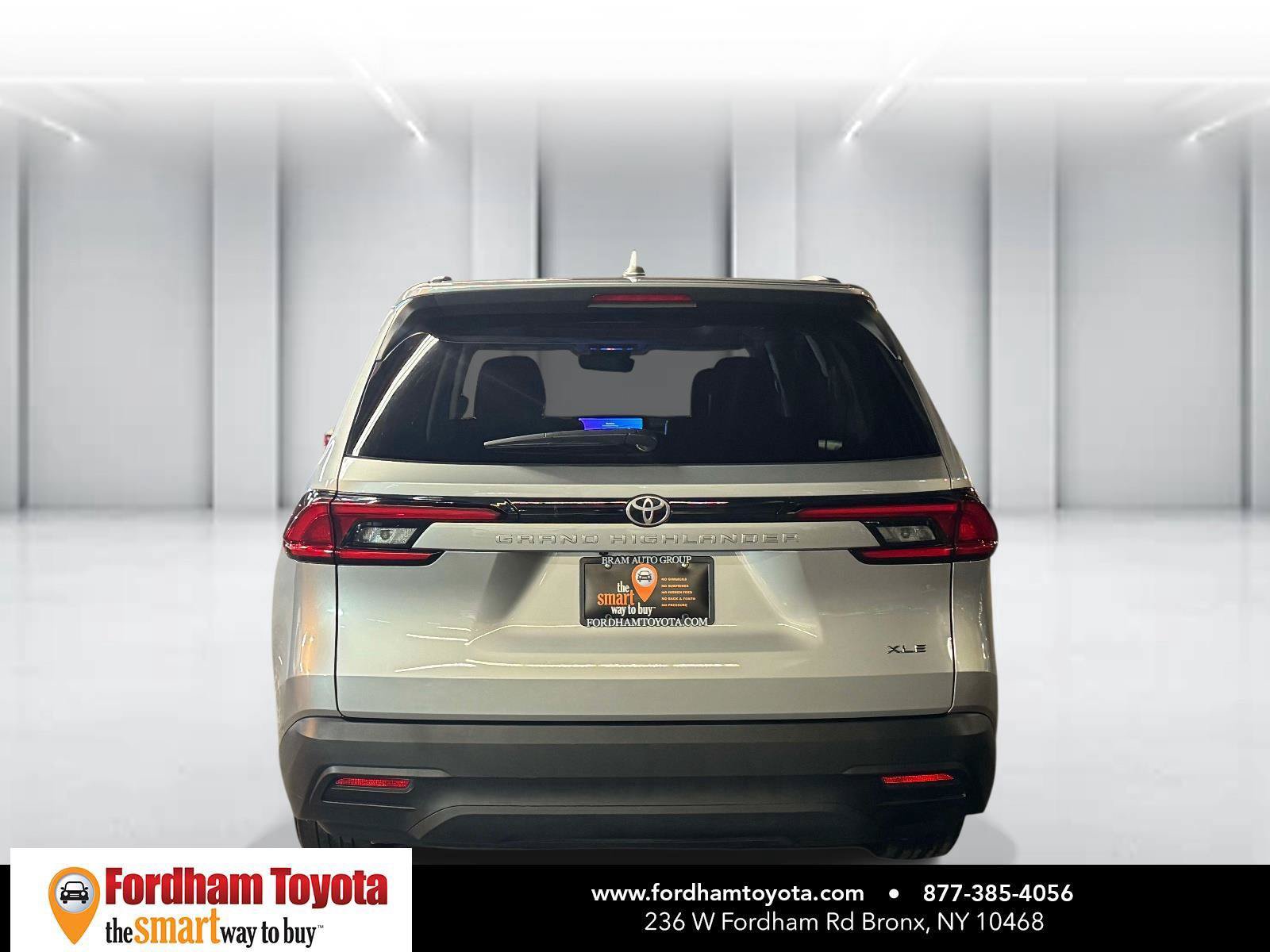 Certified 2025 Toyota Grand Highlander FWD image 6