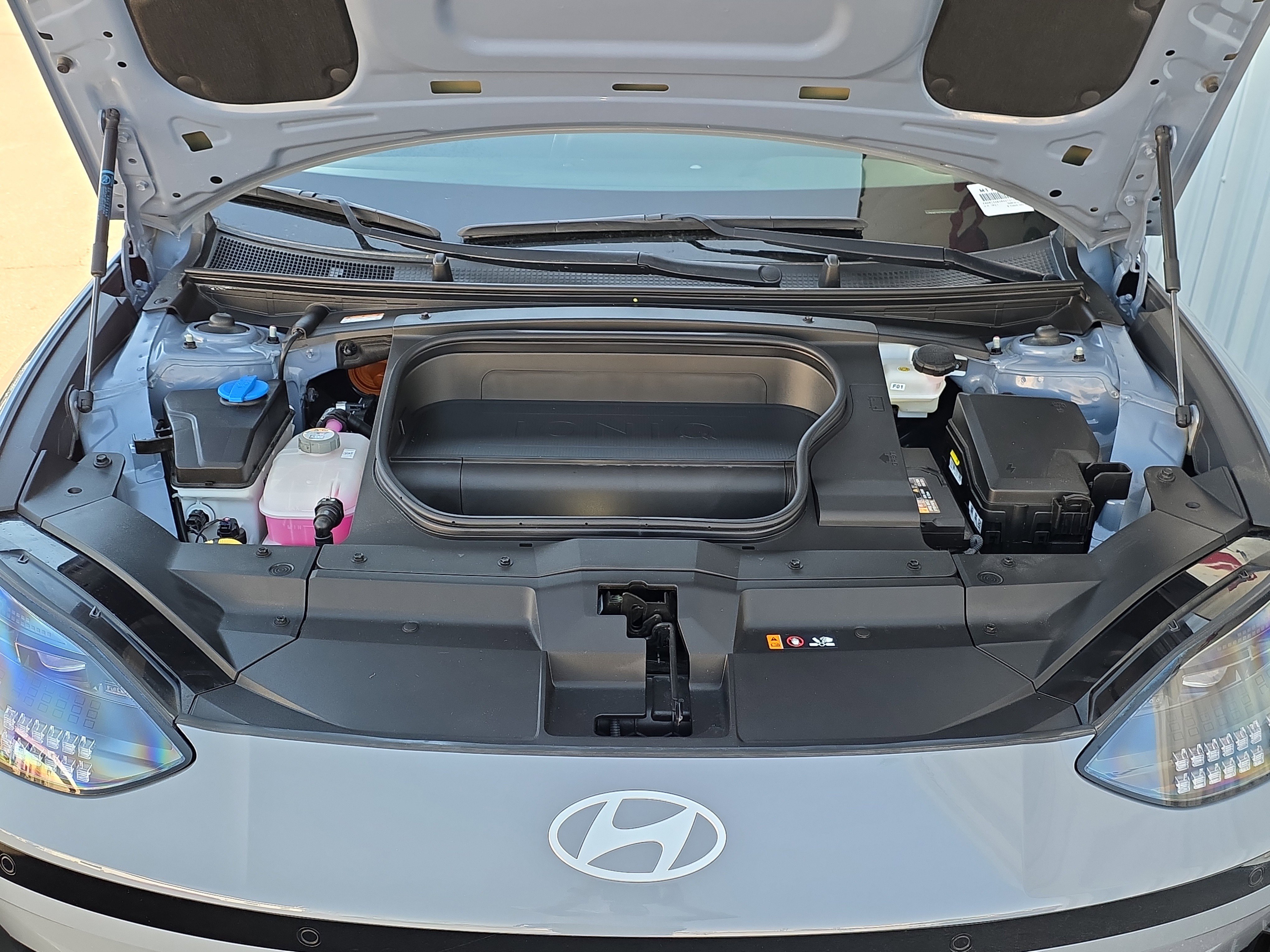 Used 2024 Hyundai Ioniq 6 SE image 3