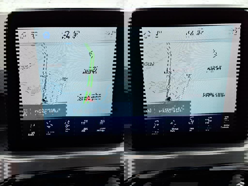 Certified 2022 Ford Escape Titanium w/ Class II Trailer Tow Package image 12