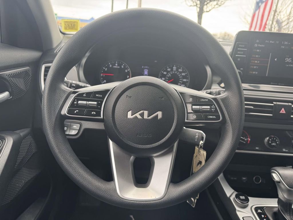 Used 2022 Kia Seltos LX image 12