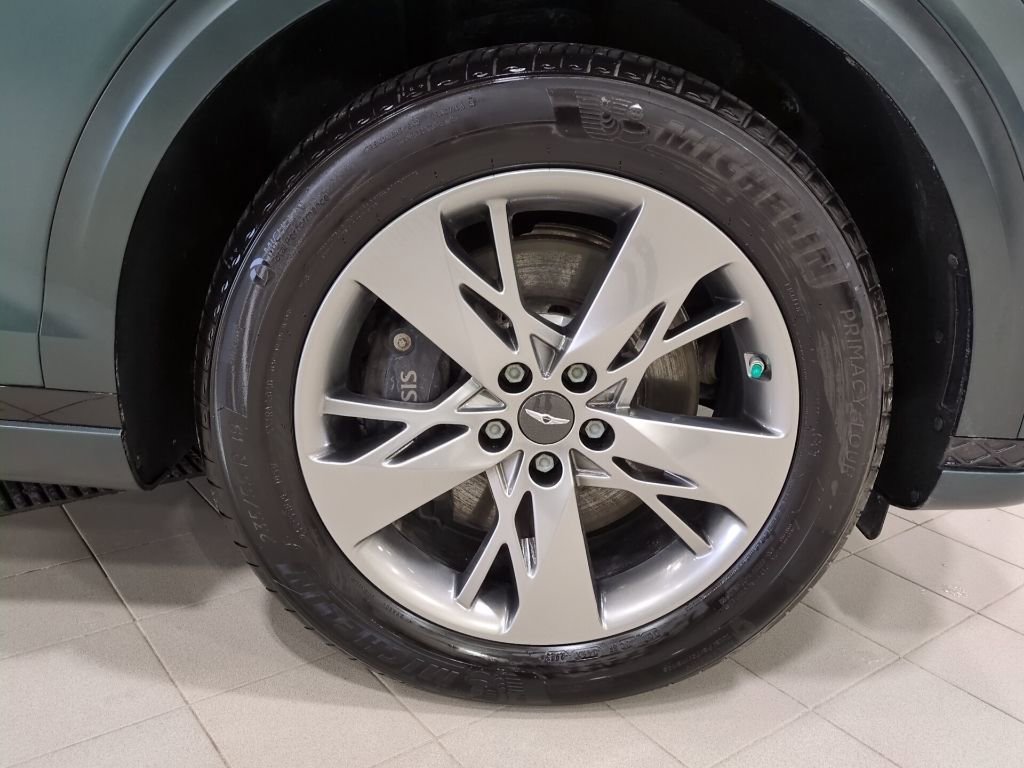 Certified 2024 Genesis GV70 3.5T Sport AWD/4WD image 23