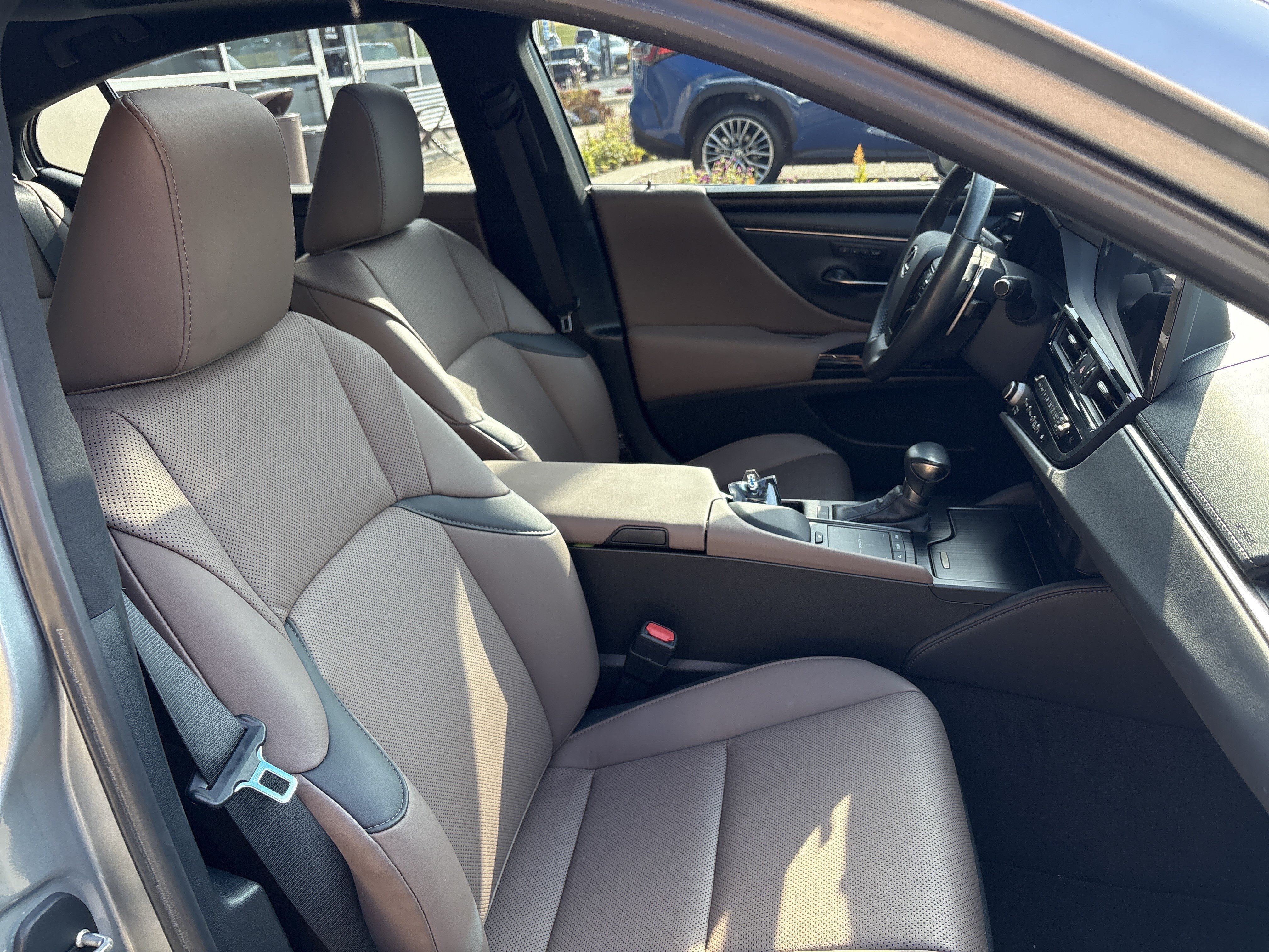 Certified 2022 Lexus ES 350 w/ Premium Package FWD image 33