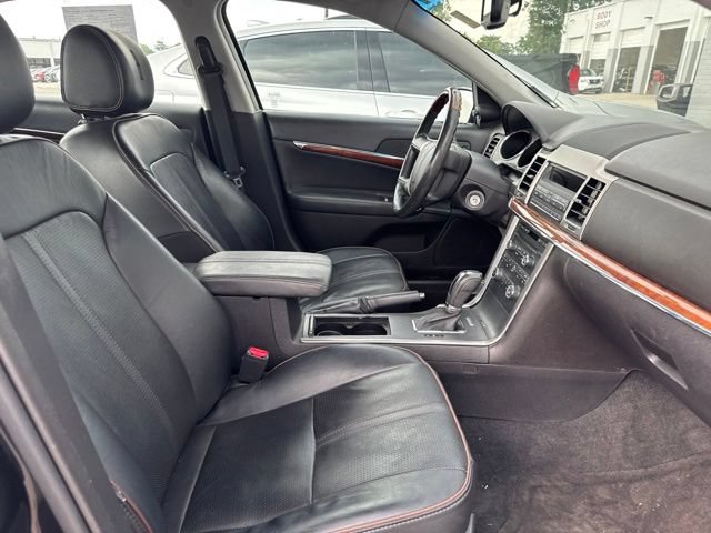 Used 2011 Lincoln MKZ FWD image 4