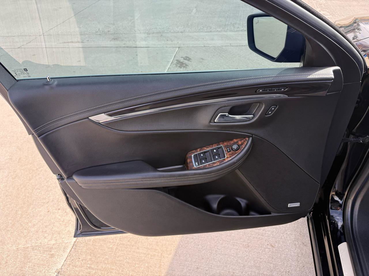 Used 2015 Chevrolet Impala LTZ image 10