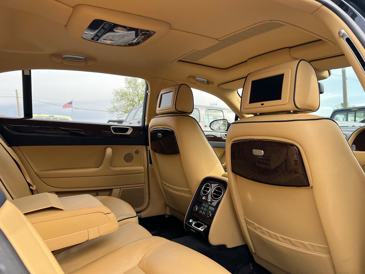 Used 2009 Bentley Flying Spur Flying Spur AWD/4WD image 15