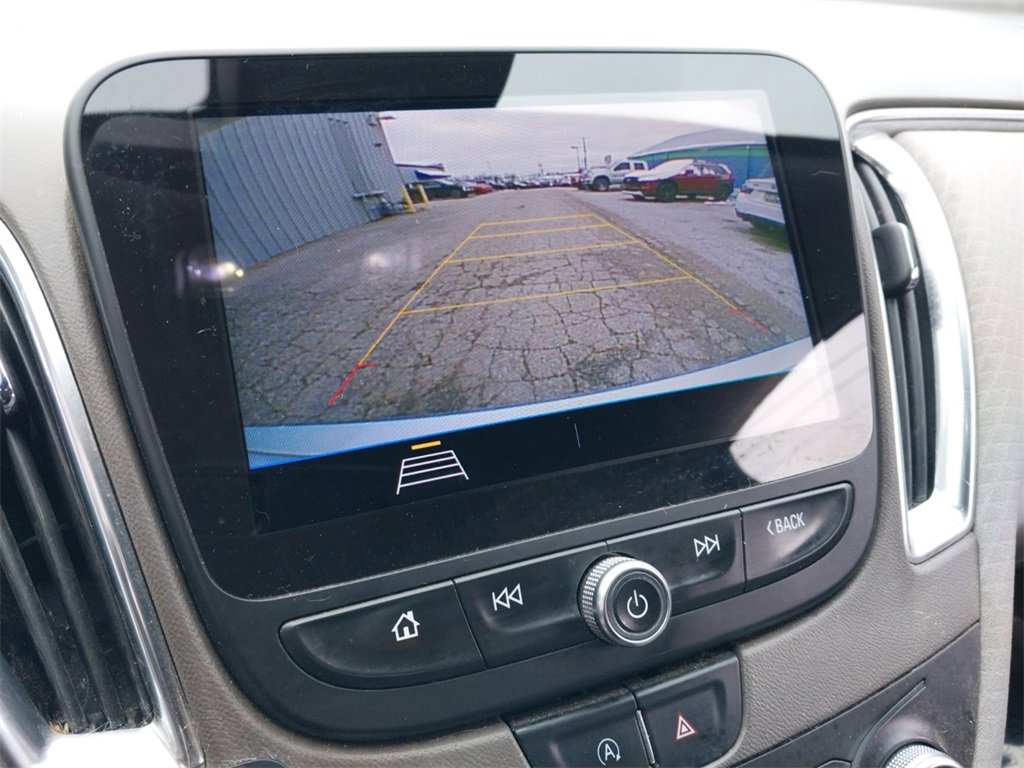 Used 2020 Chevrolet Malibu LT image 16