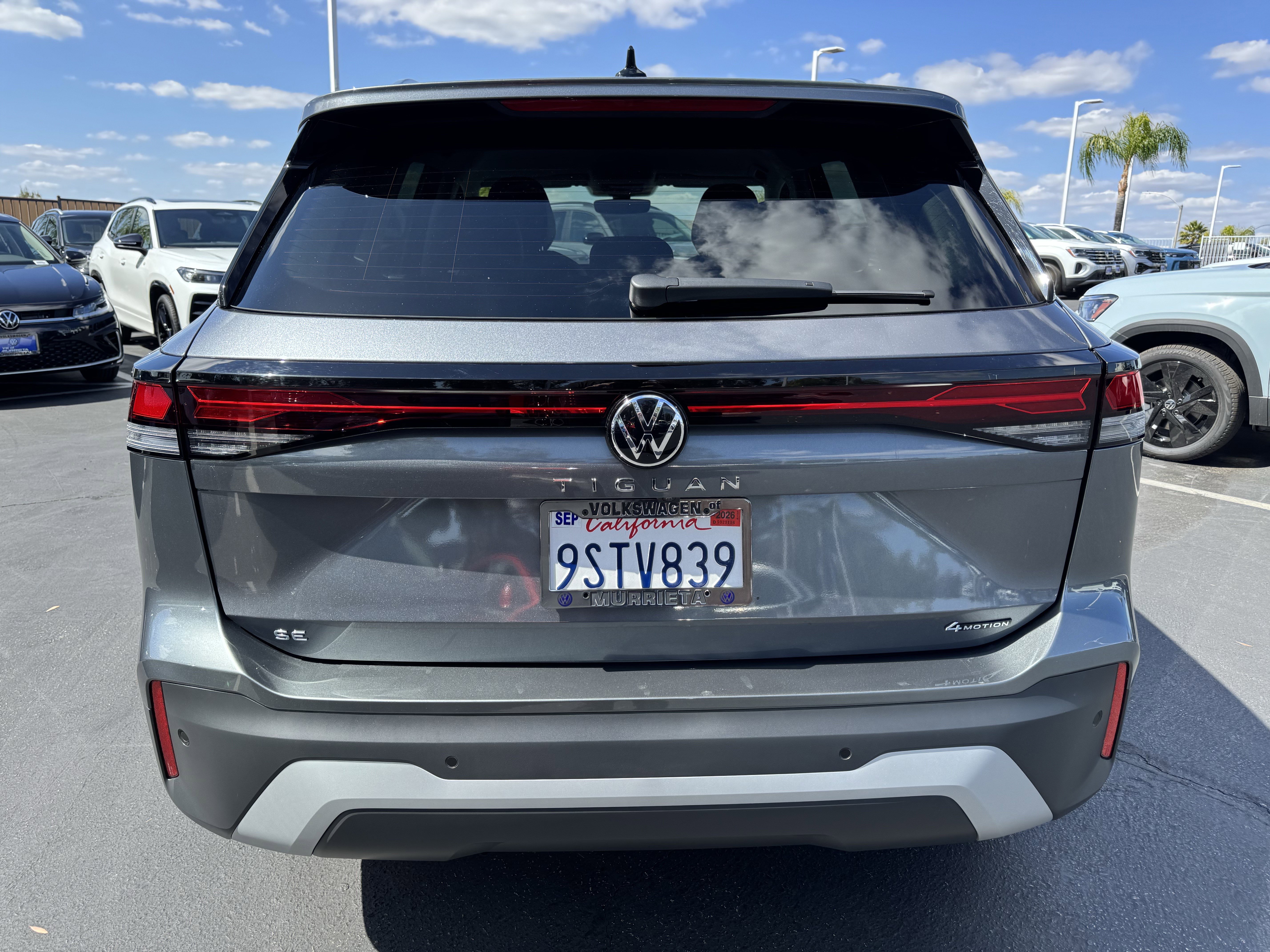 Used 2025 Volkswagen Tiguan SE FWD image 9