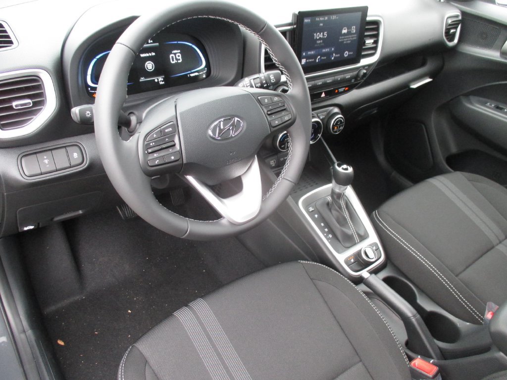 New 2026 Hyundai Venue SEL FWD image 8