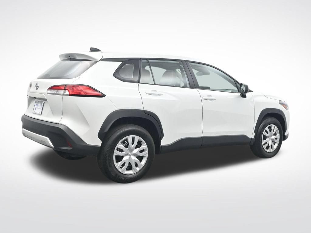 Used 2025 Toyota Corolla Cross L FWD image 6