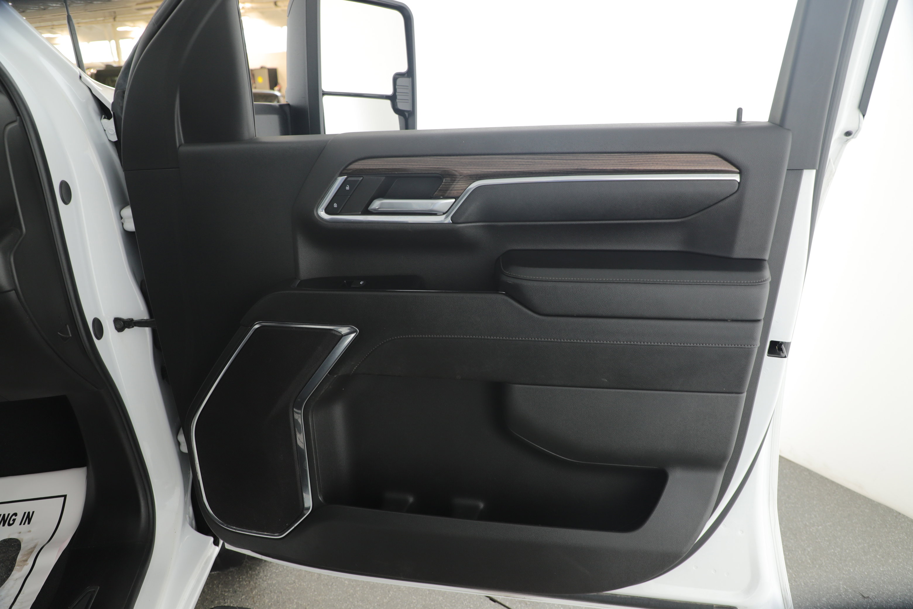 Used 2024 Chevrolet Silverado 2500 LT image 13