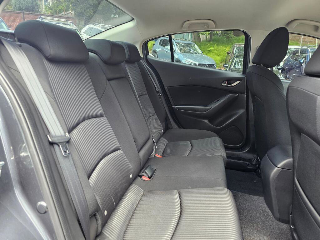 Used 2014 MAZDA MAZDA3 i Touring FWD image 13
