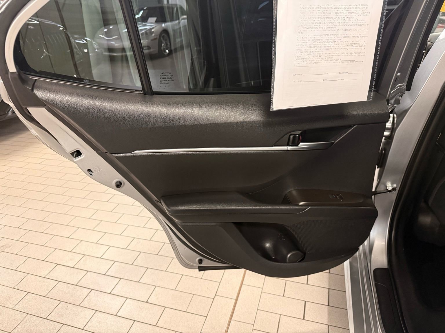 Used 2022 Toyota Camry LE image 29