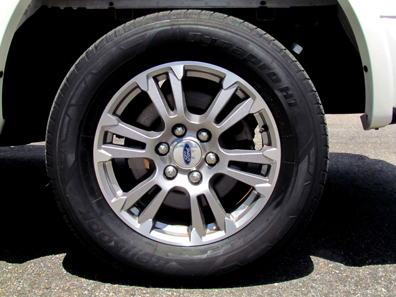 Used 2018 Ford F150 Lariat w/ Trailer Tow Package image 13