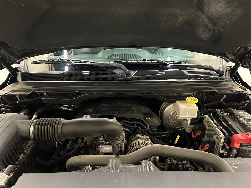 Used 2019 RAM 1500 Laramie AWD/4WD image 12