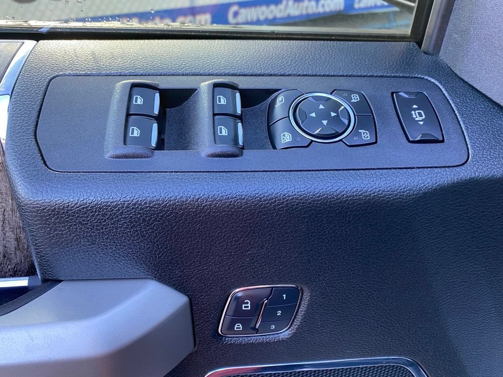 Used 2017 Ford F250 Lariat w/ Lariat Ultimate Package AWD/4WD image 15