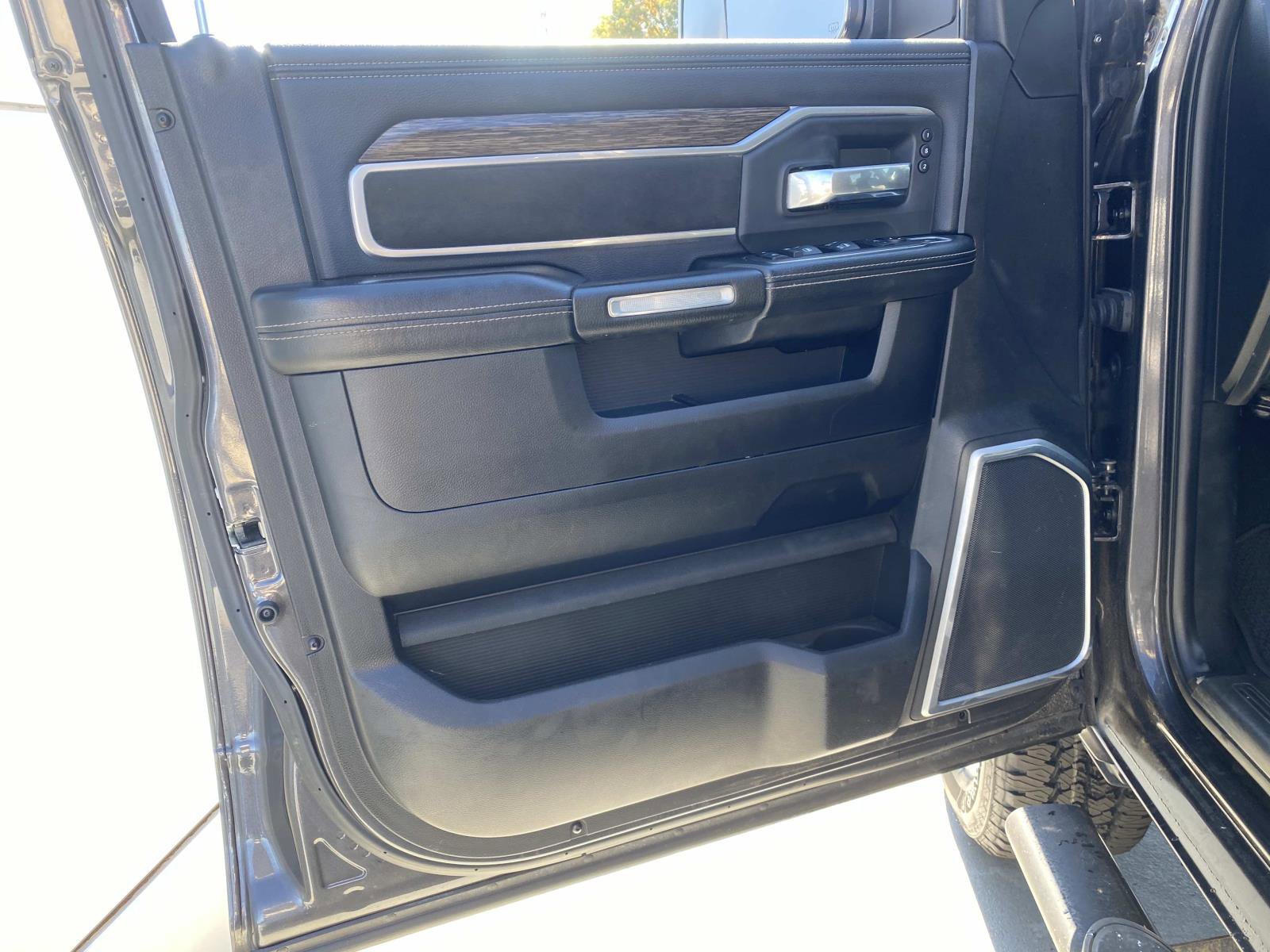 Used 2019 RAM 2500 Laramie image 19