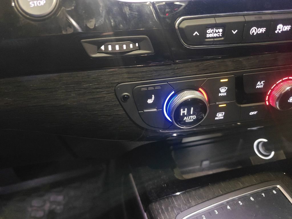 Used 2017 Audi Q7 3.0T Premium Plus w/ Premium Plus Package image 11