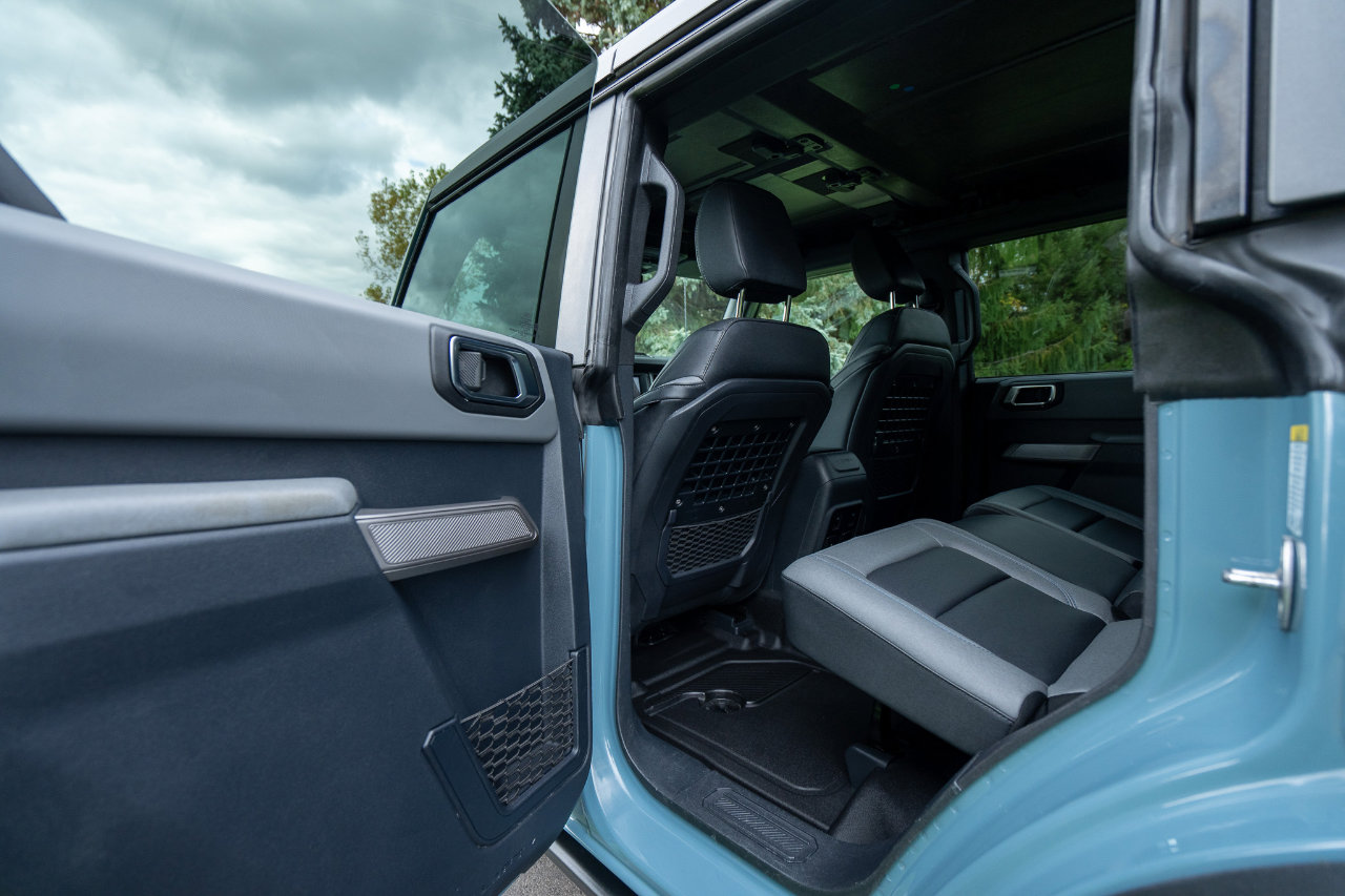 Used 2022 Ford Bronco Black Diamond image 16