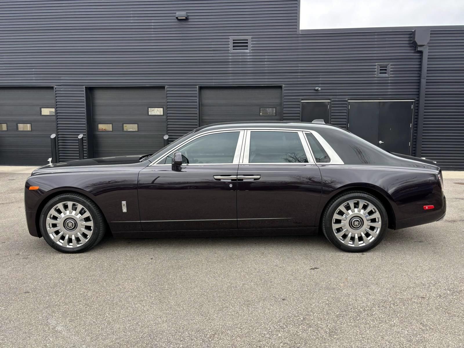 Used 2019 Rolls-Royce Phantom Sedan image 3