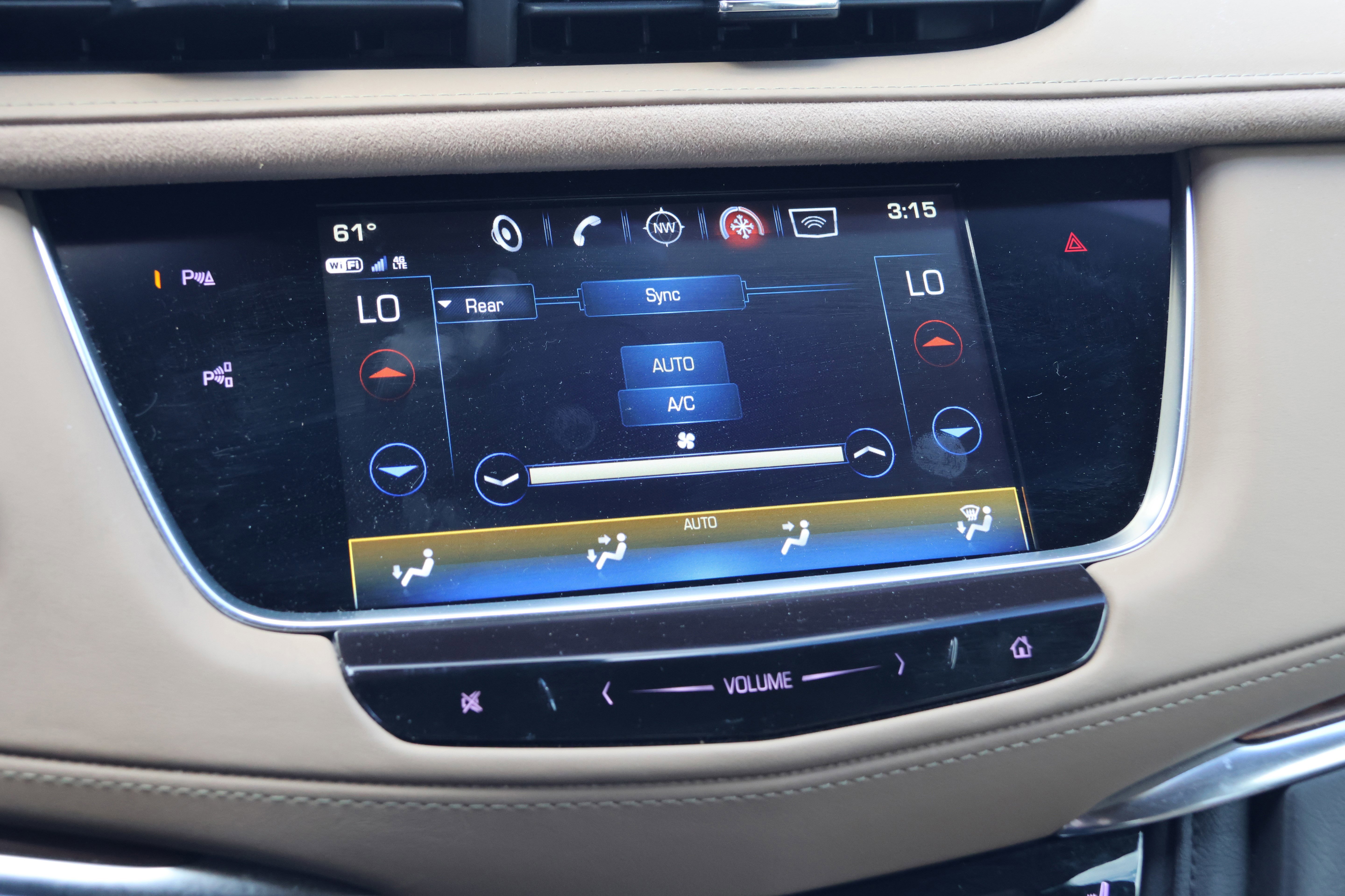 Used 2019 Cadillac XT5 Platinum AWD/4WD image 28