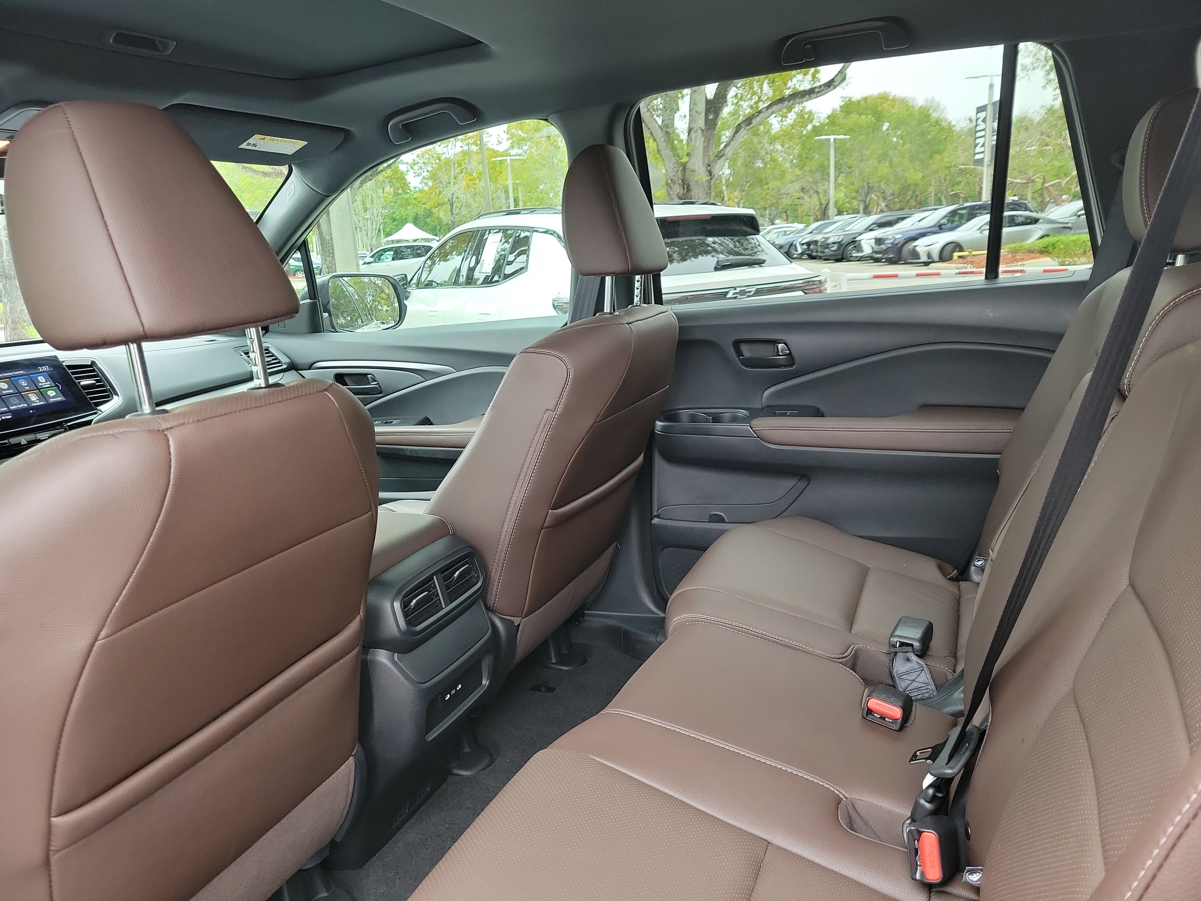 Used 2025 Honda Passport EX-L image 11