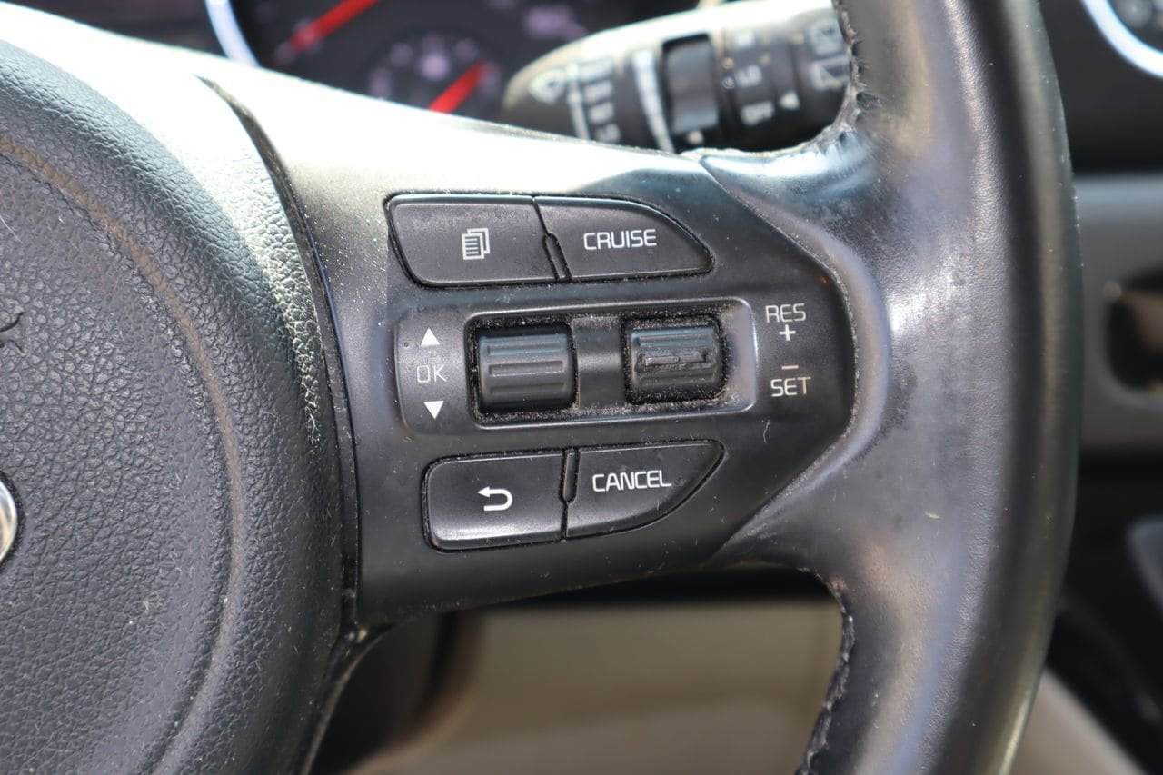 Used 2018 Kia Sedona LX w/ LX Essentials Premium Package FWD image 14