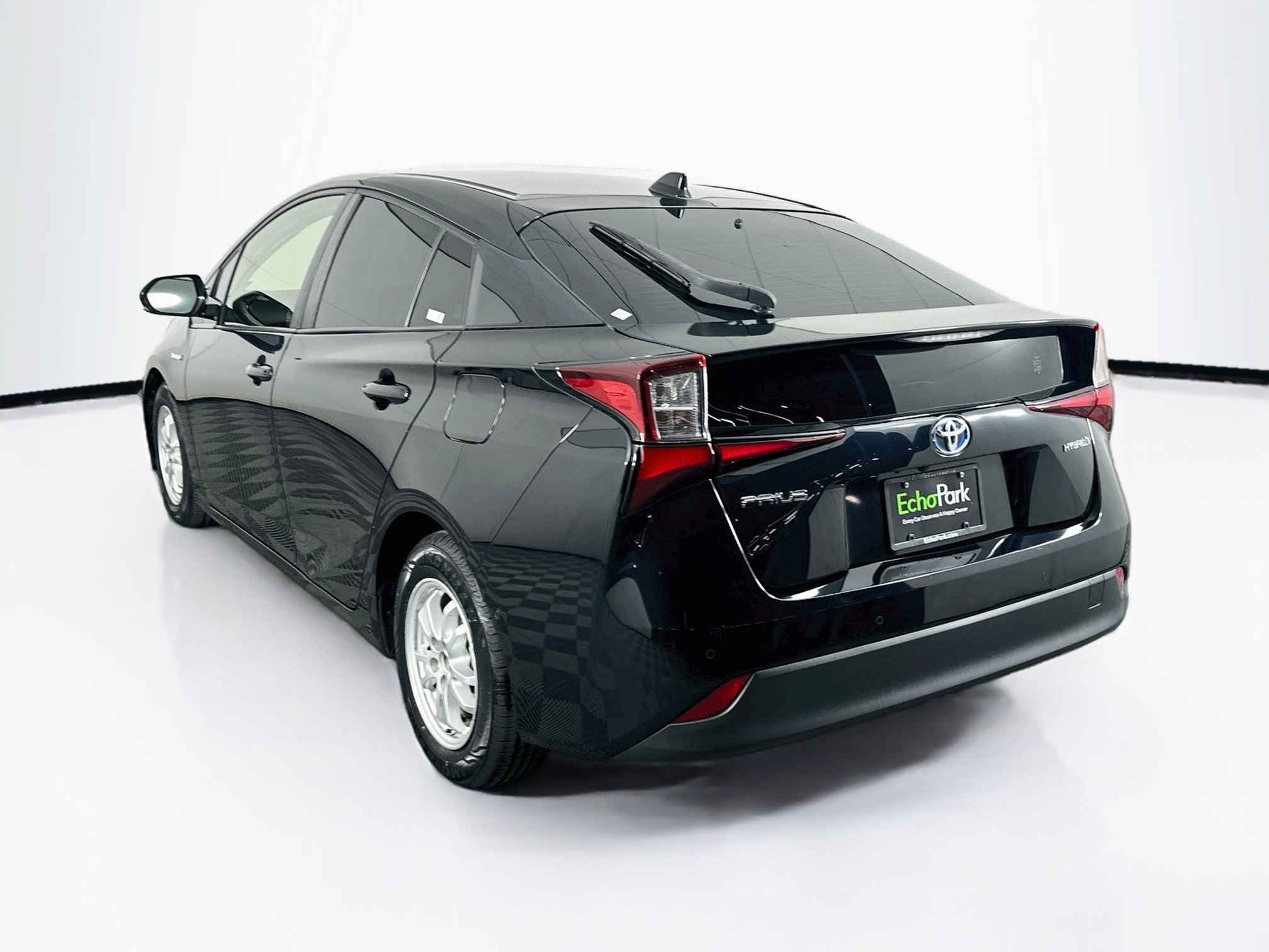 Used 2020 Toyota Prius LE FWD image 5