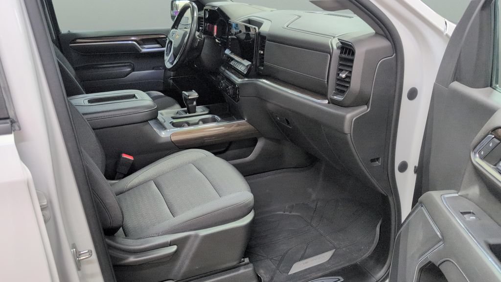 Used 2022 Chevrolet Silverado 1500 LT w/ Protection Package AWD/4WD image 26