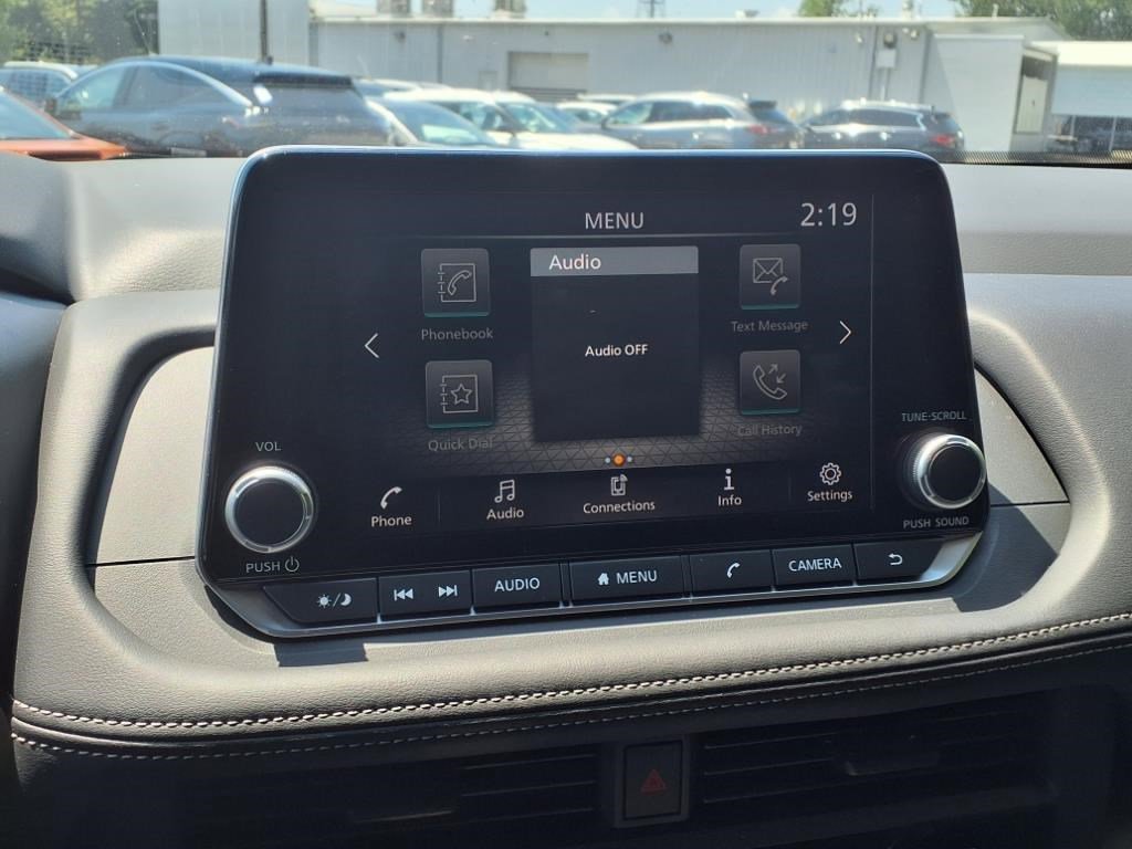 Used 2025 Nissan Rogue S image 16