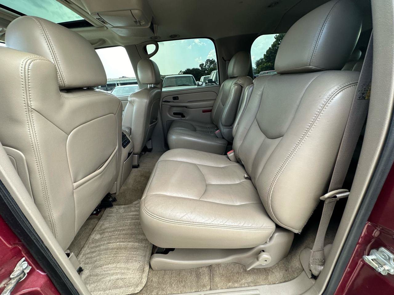 Used 2006 Chevrolet Suburban LTZ w/ Preferred Equipment Group AWD/4WD image 35