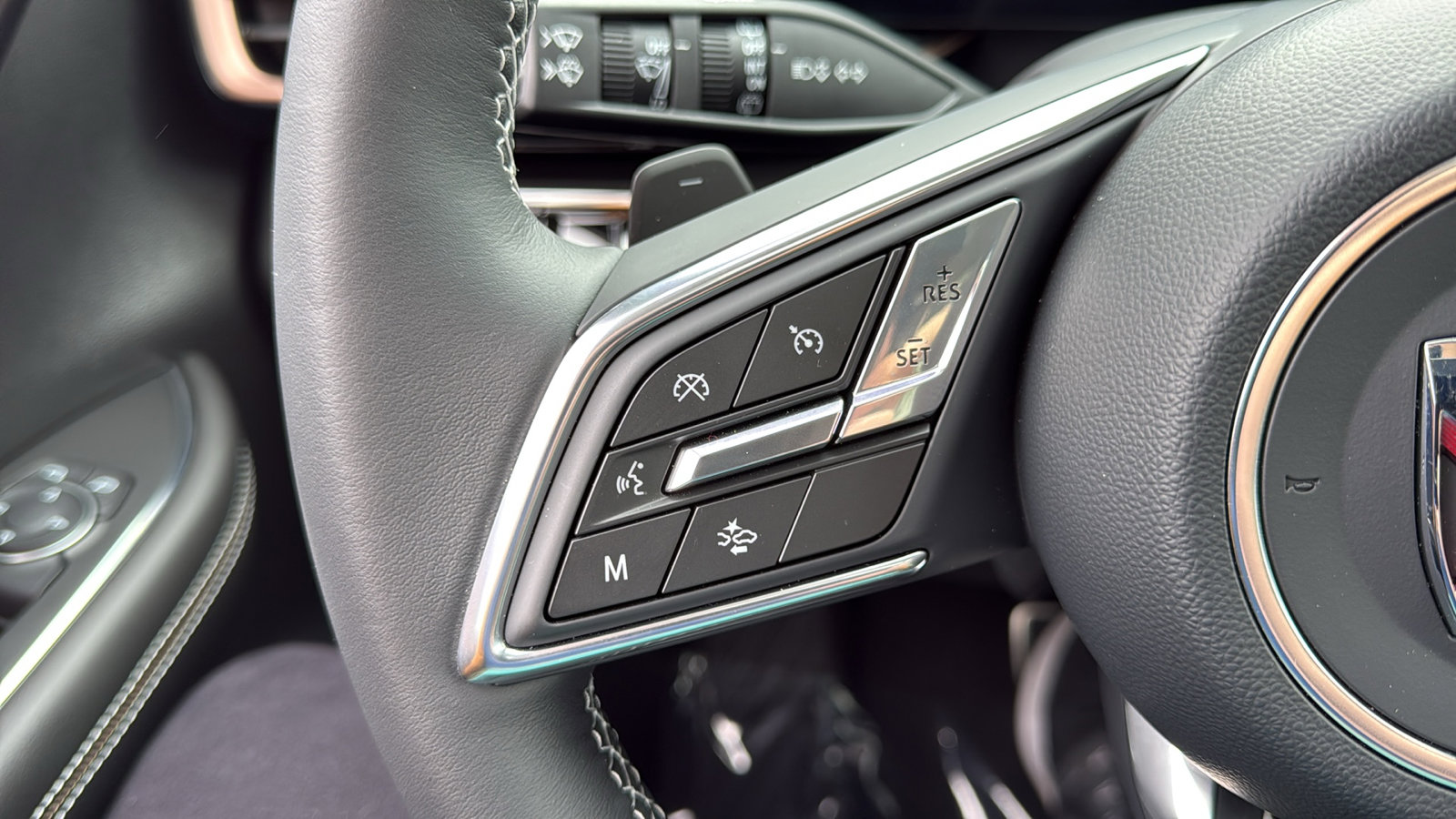 Used 2025 Buick Envision Sport Touring image 16