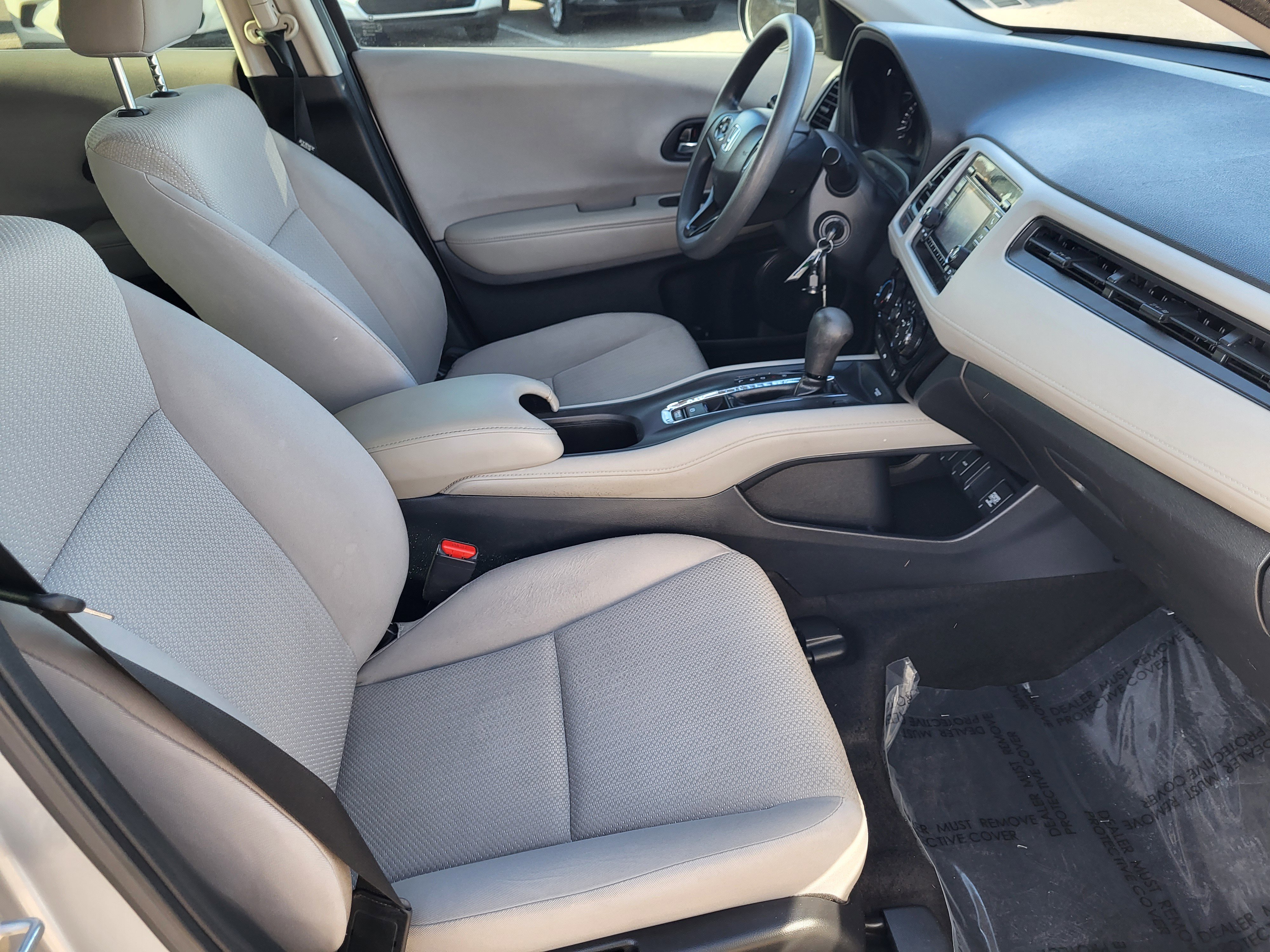 Used 2017 Honda HR-V LX image 34