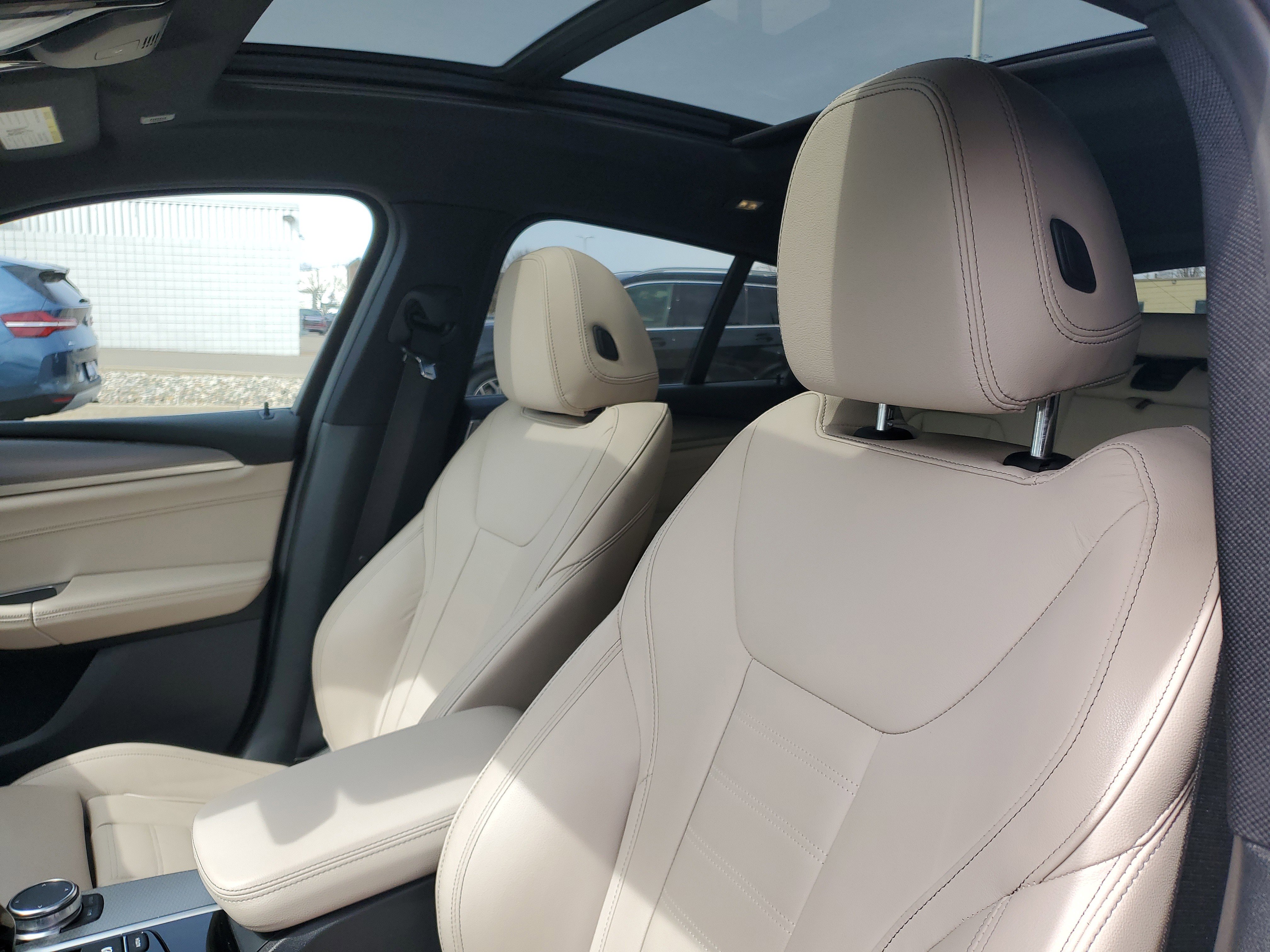 Used 2019 BMW X4 xDrive30i w/ M Sport Package 2 image 7