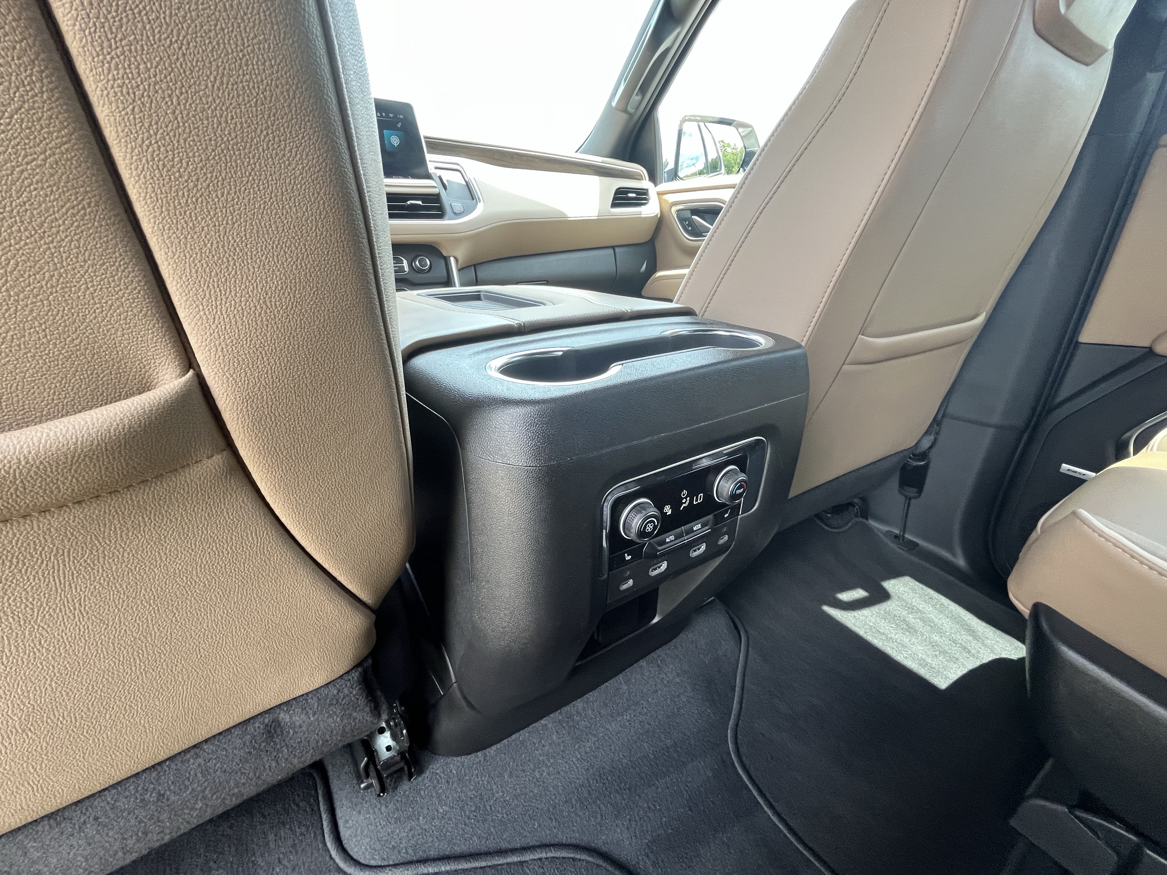 Used 2023 Chevrolet Tahoe Premier w/ Premium Package 2 AWD/4WD image 34