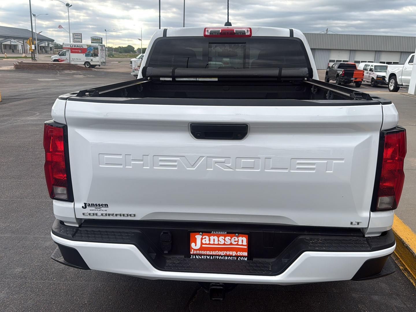 Used 2024 Chevrolet Colorado LT w/ LT Convenience Package II AWD/4WD image 3