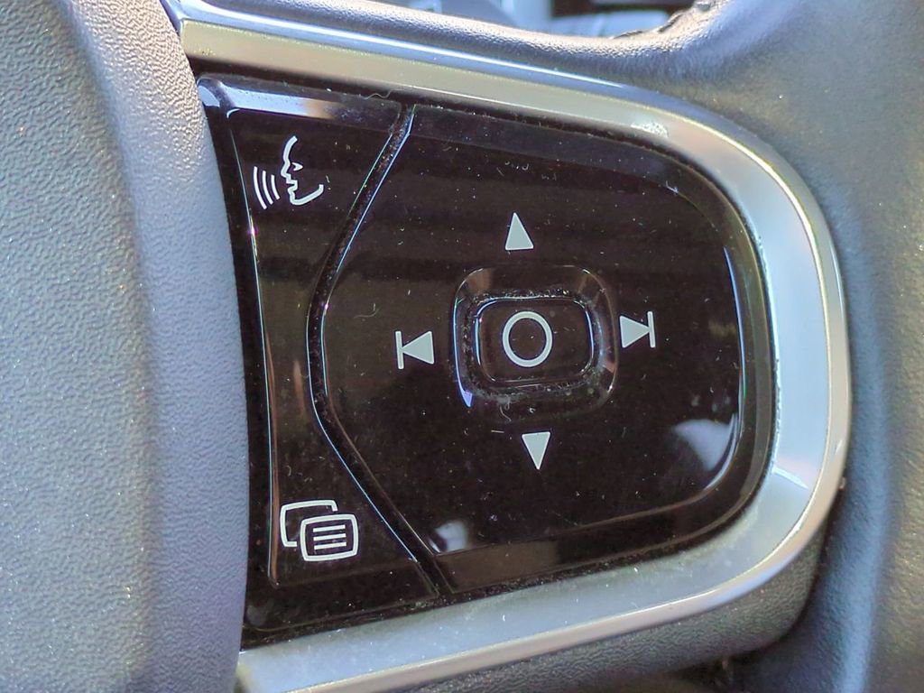 Used 2017 Volvo XC90 T8 Inscription w/ Vision Package image 28