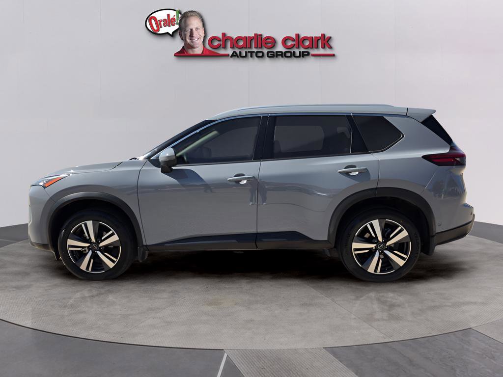 Used 2024 Nissan Rogue SL FWD image 3