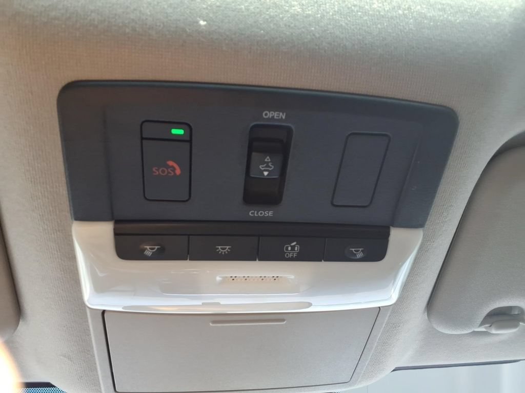 Used 2024 Nissan Sentra SR w/ SR Premium Package FWD image 25