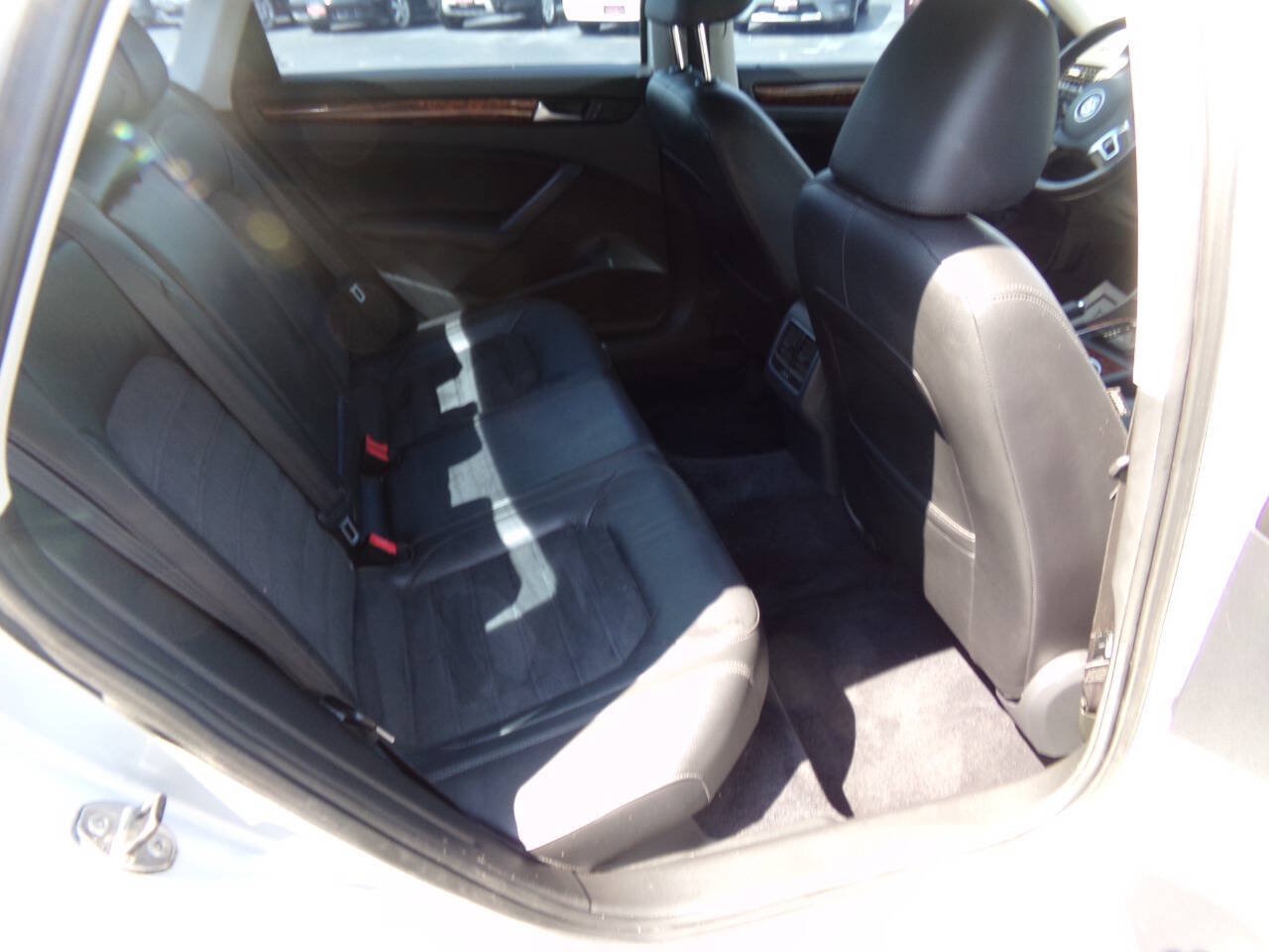 Used 2013 Volkswagen Passat TDI SEL Premium FWD image 22