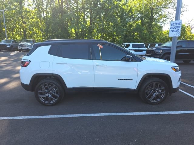Used 2026 Jeep Compass Limited AWD/4WD image 5