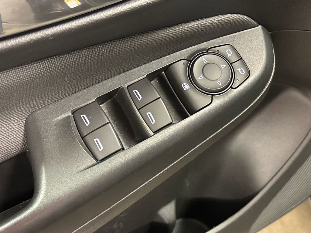 Used 2025 Buick Envista Preferred FWD image 22