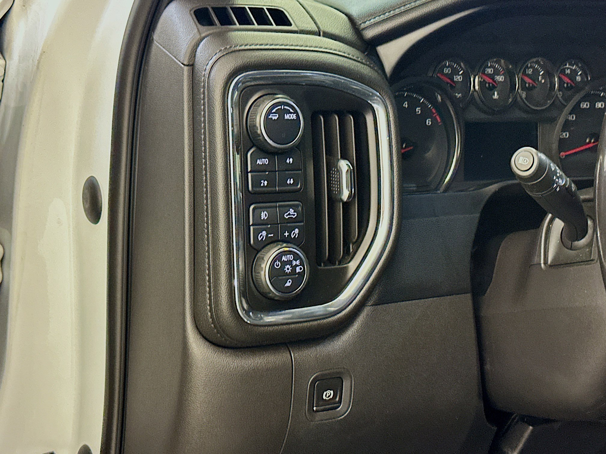 Used 2021 Chevrolet Silverado 1500 LTZ w/ LTZ Premium Package image 17