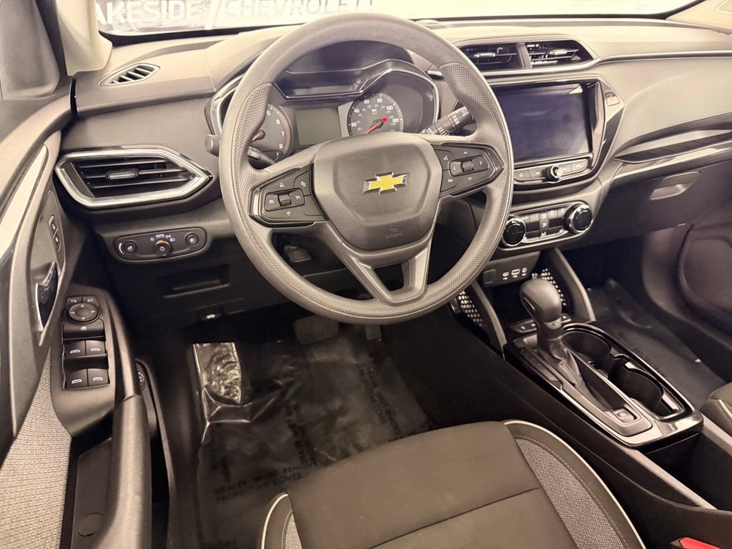 Used 2022 Chevrolet TrailBlazer LT w/ Sun and Liftgate Package FWD image 23