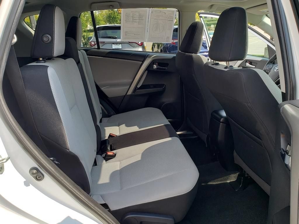 Used 2018 Toyota RAV4 XLE w/ Plus Extra Value Package AWD/4WD image 33